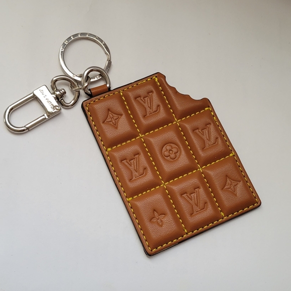 Fashion Elegant Brown Key Holder with Silver Details - Picture 1 of 4